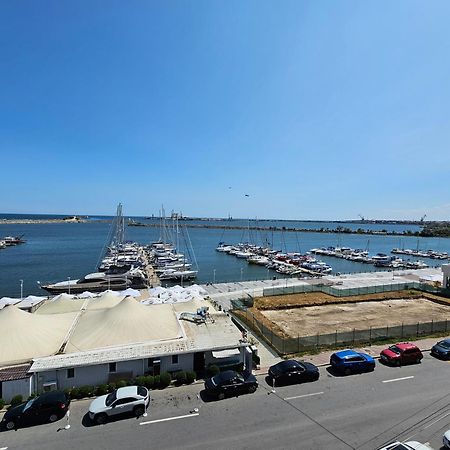 Blue Marina Sea View Apartman Mangalia Kültér fotó