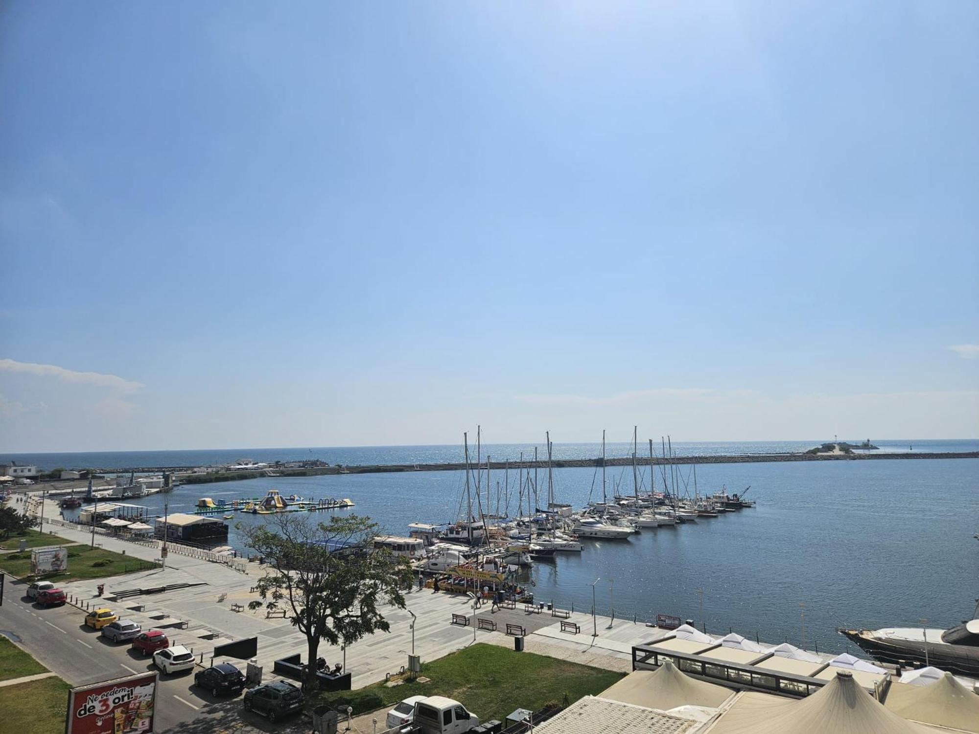 Blue Marina Sea View Apartman Mangalia Kültér fotó